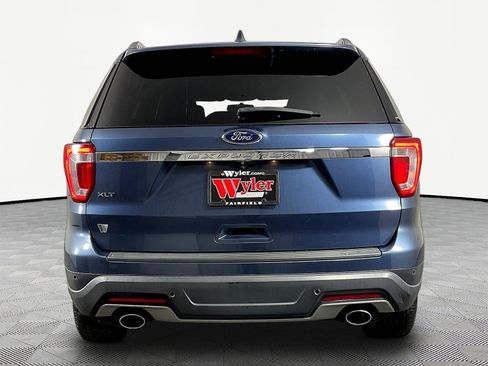 Used 2018 Ford Explorer XLT FWD image 5