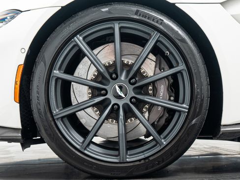 Used 2020 Aston Martin V8 Vantage Coupe RWD image 10
