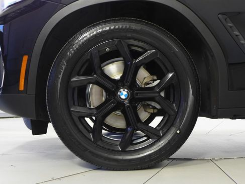 Used 2024 BMW X4 xDrive30i w/ Premium Package AWD/4WD image 5