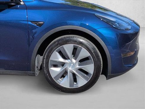 Used 2023 Tesla Model Y Long Range image 25