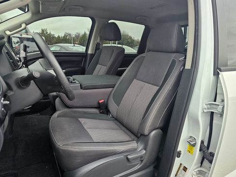 Used 2024 Nissan Titan SV w/ Accessory Utility Package image 4