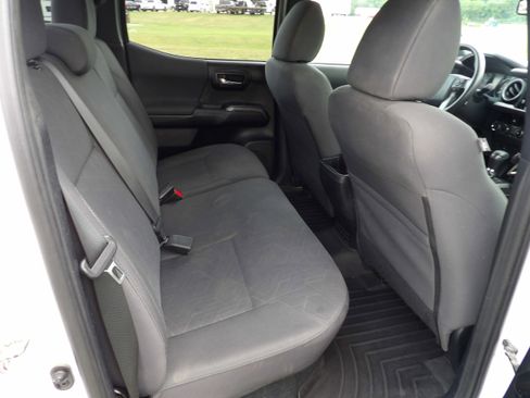 Used 2017 Toyota Tacoma 4x4 Double Cab image 13