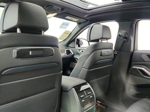 Used 2025 BMW X6 M60i image 31