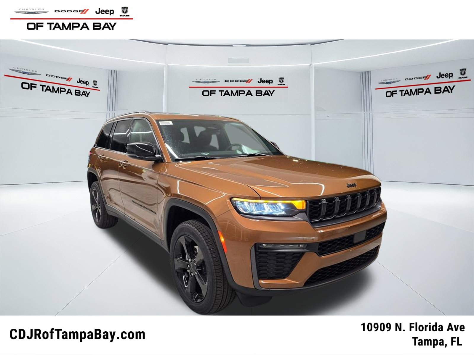 New 2026 Jeep Grand Cherokee Limited w/ Limited Altitude Package AWD/4WD image 1