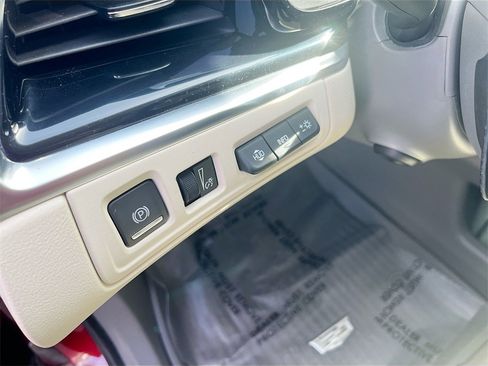 Used 2024 Cadillac XT6 Premium Luxury w/ Technology Package image 10