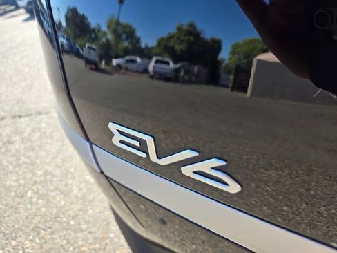 Used 2024 Kia EV6 Light AWD/4WD image 9