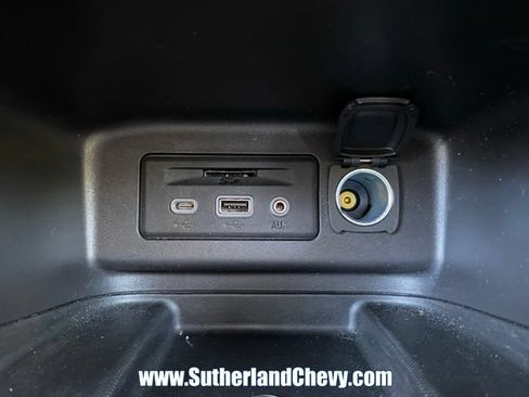 Used 2024 Chevrolet Equinox Premier FWD image 33