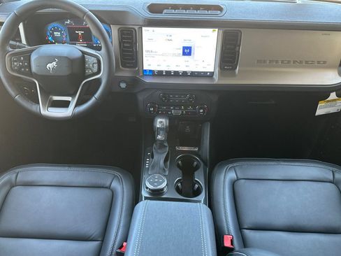 New 2026 Ford Bronco Outer Banks w/ Sasquatch Package AWD/4WD image 13