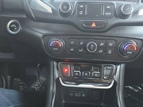 Used 2020 GMC Terrain SLT w/ Preferred Package image 20