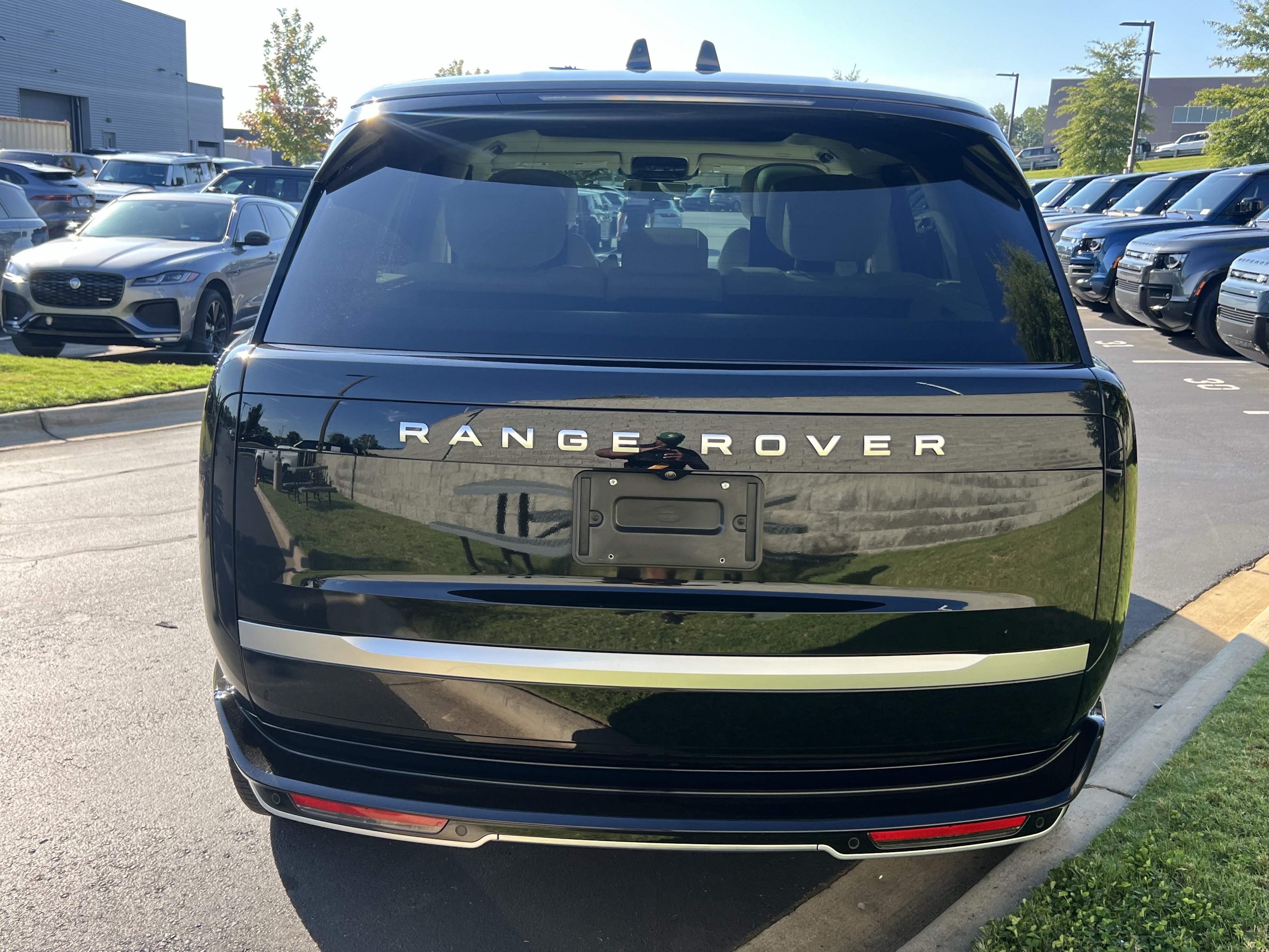 Certified 2024 Land Rover Range Rover Autobiography AWD/4WD image 6