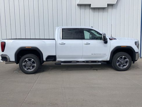 New 2026 GMC Sierra 2500 SLT image 4