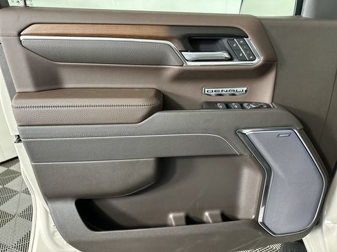 New 2026 GMC Sierra 1500 Denali w/ LPO, Black Badging Package AWD/4WD image 24