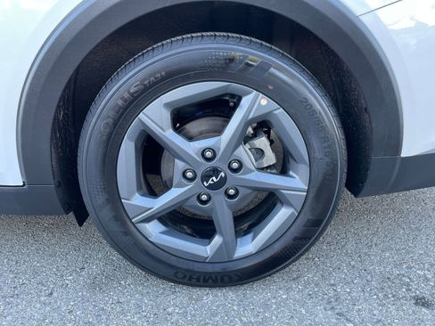 Used 2025 Kia K4 LXS image 30