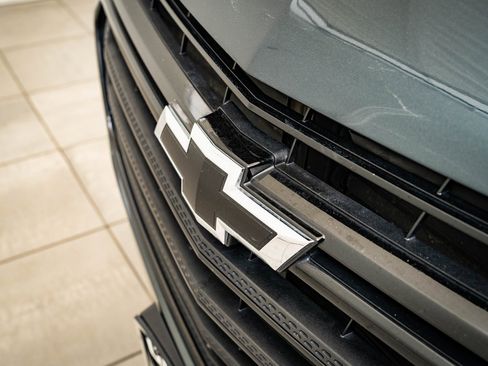 Used 2019 Chevrolet Traverse LT image 3