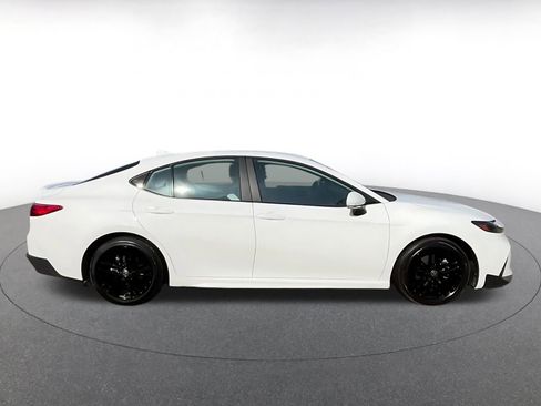 Used 2025 Toyota Camry SE image 16