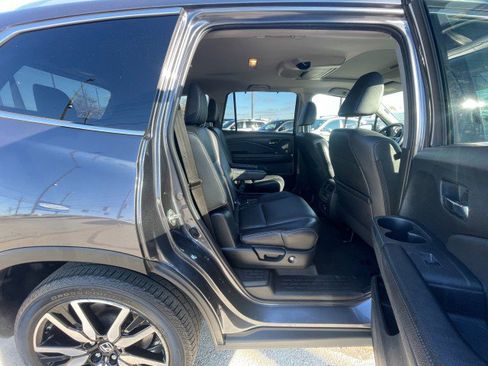 Used 2019 Honda Pilot Touring image 17