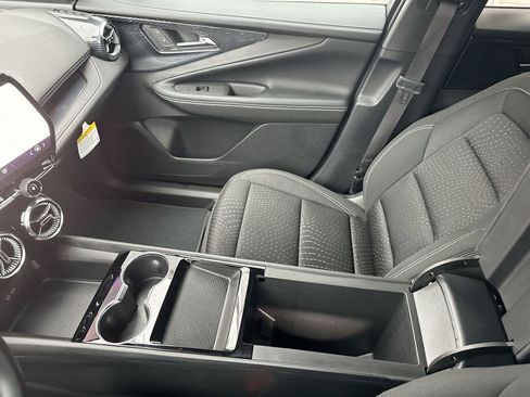 New 2025 Chevrolet Blazer EV LT image 24