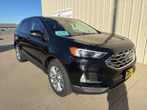 Used 2024 Ford Edge Titanium image 2