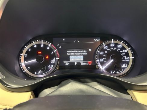 Used 2025 Toyota Highlander XLE image 14