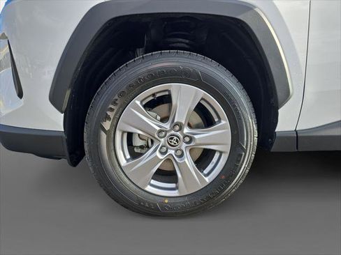 Certified 2022 Toyota RAV4 XLE w/ Convenience Package FWD image 14