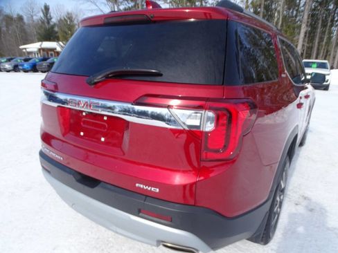 Used 2023 GMC Acadia SLE image 10
