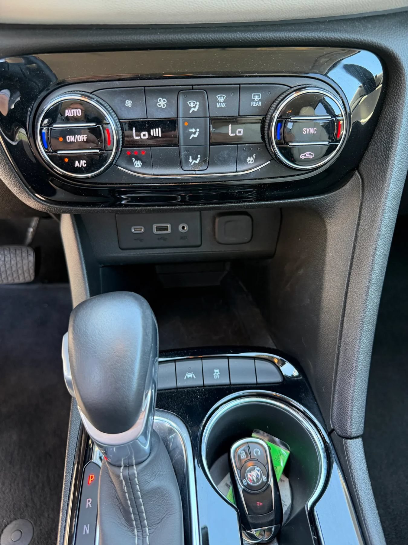 Used 2020 Buick Encore GX Essence FWD image 24