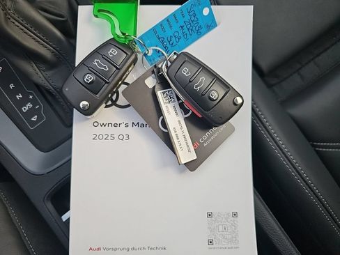 Certified 2025 Audi Q3 2.0T Premium w/ Convenience Package AWD/4WD image 5