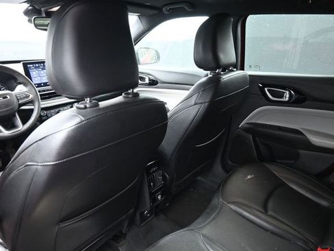 Used 2024 Jeep Compass Limited image 31