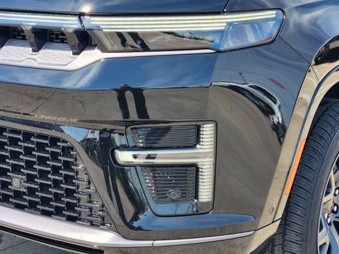New 2026 Jeep Grand Wagoneer Limited AWD/4WD image 9