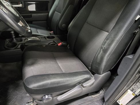 Used 2010 Toyota FJ Cruiser 4WD image 22