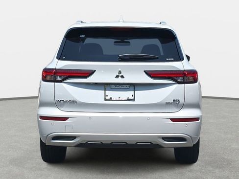 Used 2025 Mitsubishi Outlander SEL image 6