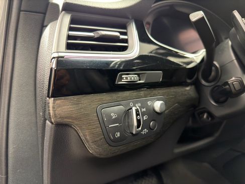 Used 2017 Audi Q7 3.0T Prestige AWD/4WD image 16