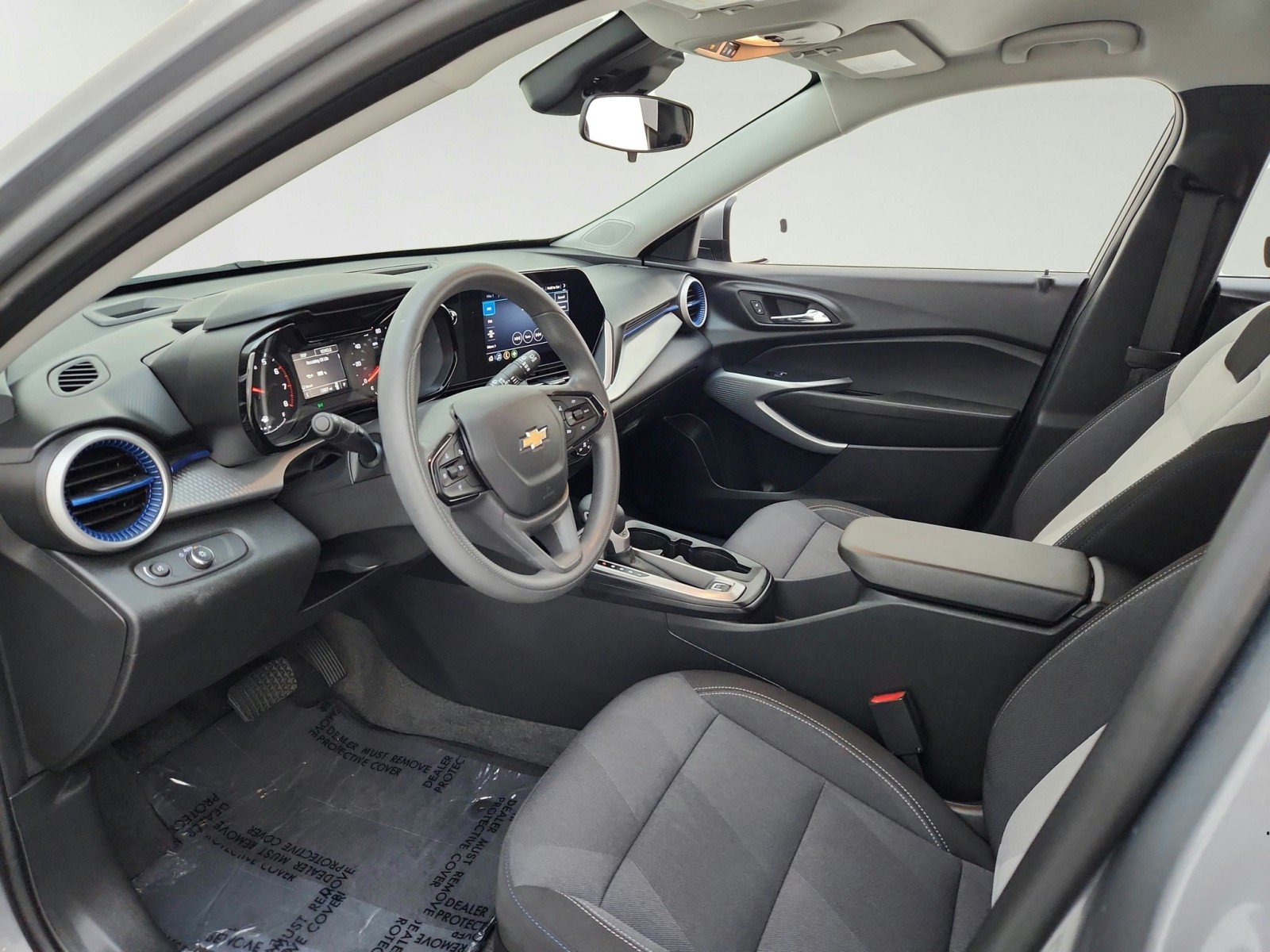 Used 2026 Chevrolet Trax LS w/ LS Convenience Package FWD image 16