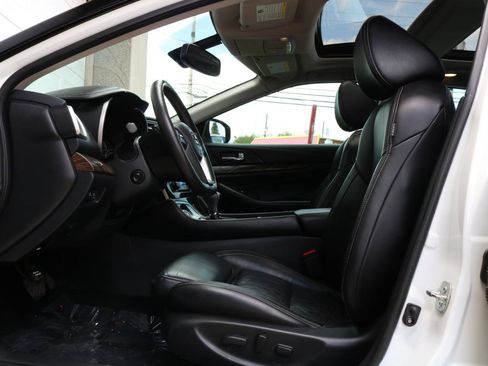 Used 2017 Nissan Maxima Platinum FWD image 18