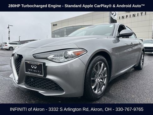 Used 2018 Alfa Romeo Giulia AWD image 1