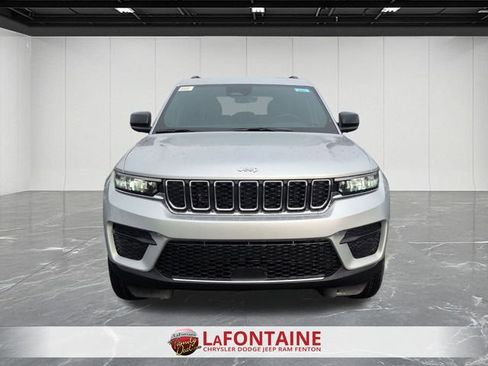 New 2026 Jeep Grand Cherokee Laredo X AWD/4WD image 8