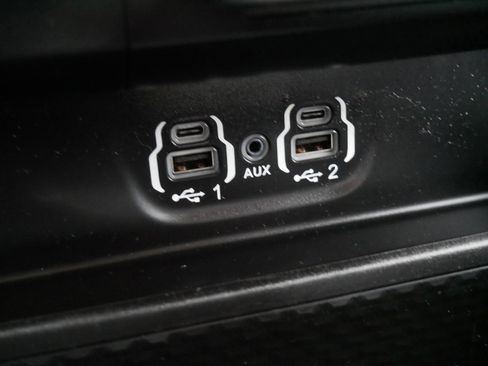 Used 2021 RAM 1500 Laramie image 32