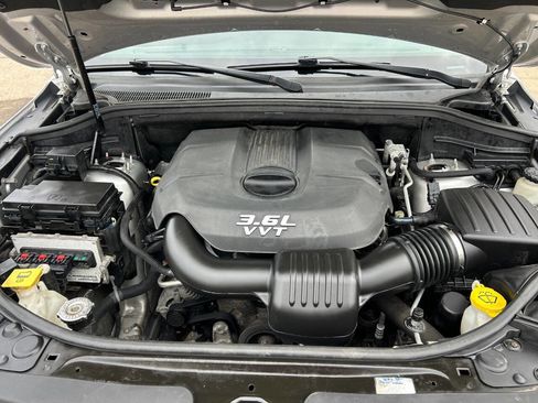 Used 2013 Jeep Grand Cherokee Laredo w/ Laredo E Group image 11