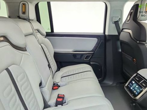 Used 2024 Rivian R1S Adventure AWD/4WD image 25