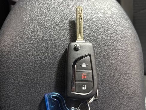 Used 2023 Toyota RAV4 LE AWD/4WD image 40