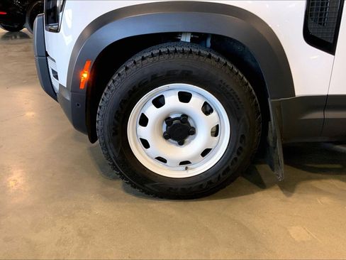 Used 2023 Land Rover Defender 110 S image 5
