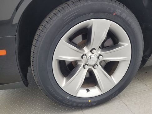 Used 2019 Dodge Challenger SXT RWD image 31