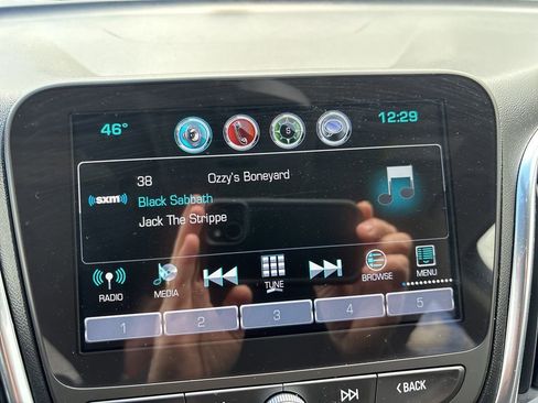 Used 2018 Chevrolet Equinox LT w/ Sun & Infotainment Package image 27