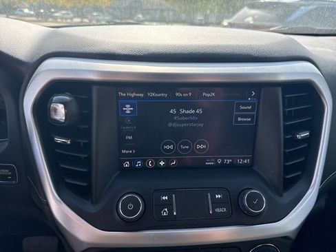 Used 2023 GMC Acadia SLE w/ Driver Convenience Package image 14