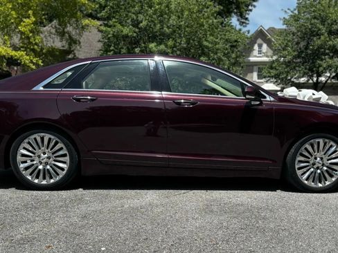 Used 2013 Lincoln MKZ FWD image 8