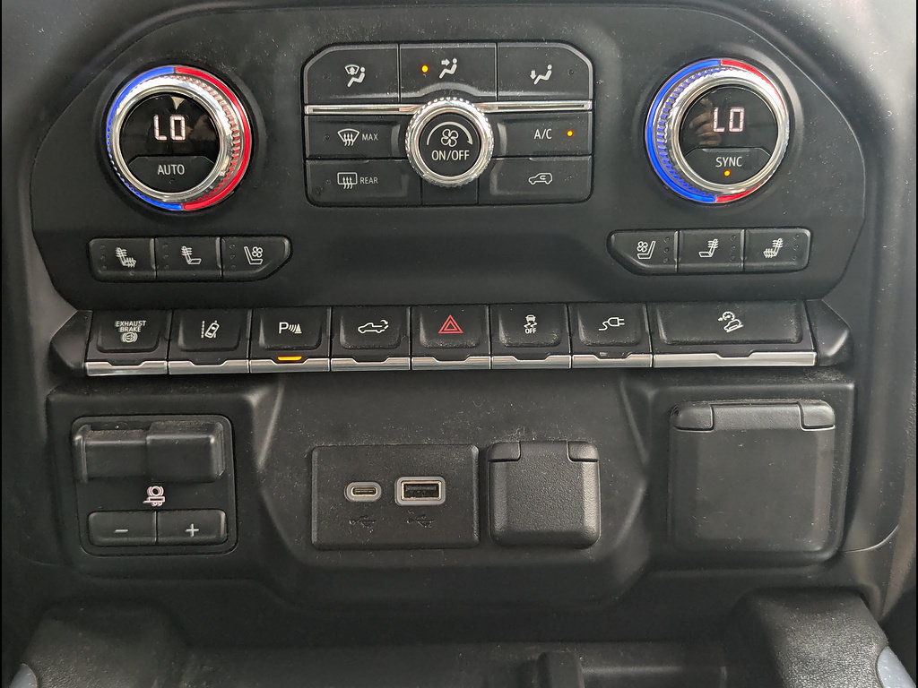Used 2021 GMC Sierra 3500 Denali w/ Denali Ultimate Package AWD/4WD image 33