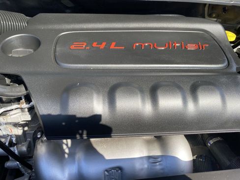Used 2022 Jeep Compass Latitude FWD image 29