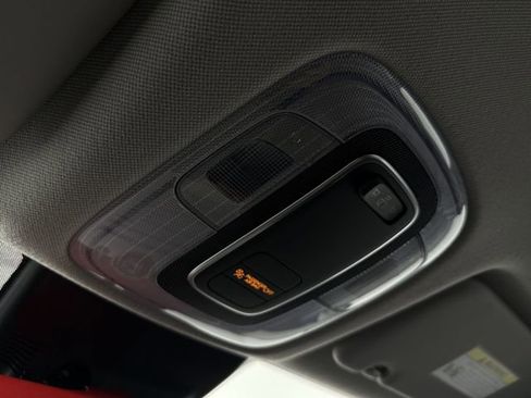 Used 2025 Hyundai Elantra Hybrid FWD image 25