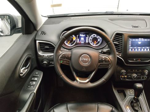 Used 2020 Jeep Cherokee Latitude Plus FWD image 22