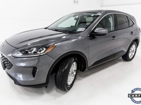 Used 2021 Ford Escape SE image 2